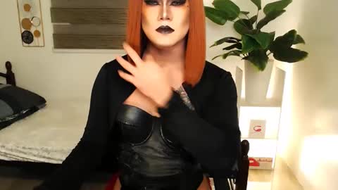 Snapshot of xyournightmarequeenx chatting on 03/27/26, 05:13 QueenMarina online show from 03/27/26, 05:13