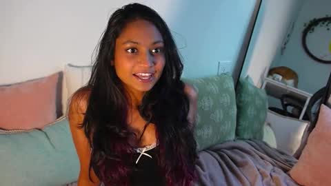 Snapshot of xzaramx chatting on 11/22/25, 05:01 Zara online show from 11/22/25, 05:01