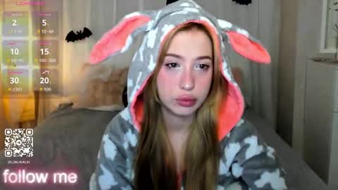 Snapshot of y0ung_lina18 chatting on 11/01/25, 09:11 Lina online show from 11/01/25, 09:11