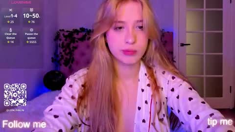 Snapshot of y0ung_lina18 chatting on 11/09/25, 09:07 Lina online show from 11/09/25, 09:07