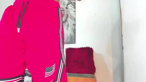 Snapshot of y0ung_master_ chatting on 11/20/25, 02:45 Sr. Y0ung Master online show from 11/20/25, 02:45