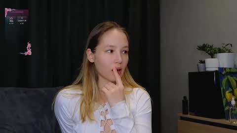 Snapshot of y0ur_sunshine__ chatting on 02/26/26, 09:58 Eva online show from 02/26/26, 09:58