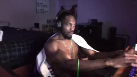 Snapshot of y_sticky chatting on 03/09/25, 04:49 y_sticky online show from 03/09/25, 04:49