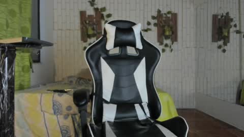 Snapshot of yacksson_lawrence chatting on 12/21/24, 11:02 yacksson_lawrence online show from 12/21/24, 11:02