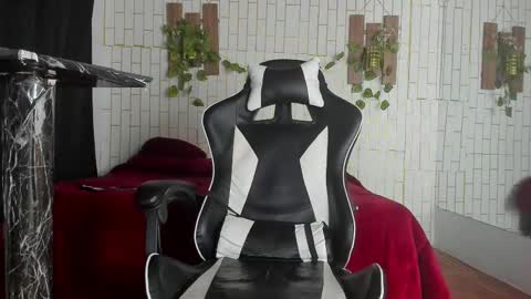 Snapshot of yacksson_lawrence chatting on 10/09/25, 02:09 yacksson_lawrence online show from 10/09/25, 02:09