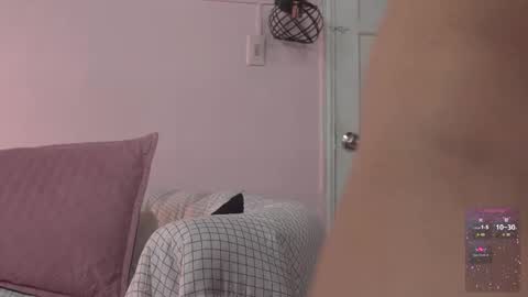 Snapshot of yahaira_26 chatting on 10/23/25, 12:32 petronila online show from 10/23/25, 12:32