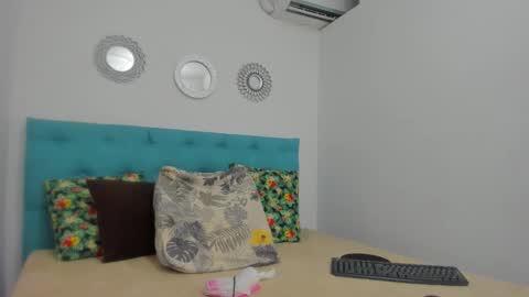 Snapshot of yaiza_sexylovee chatting on 03/15/26, 01:44 yaiza_sexylovee online show from 03/15/26, 01:44