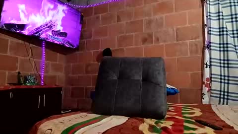 Snapshot of yajz chatting on 04/13/26, 11:43 Yajz online show from 04/13/26, 11:43