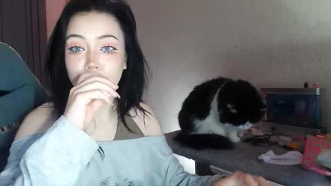 Snapshot of yamilean chatting on 02/26/26, 12:31 Yami online show from 02/26/26, 12:31