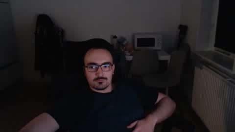 YamilLamal online show from 11/10/25, 12:09