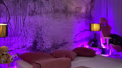 Yamira online show from 09/30/25, 06:02