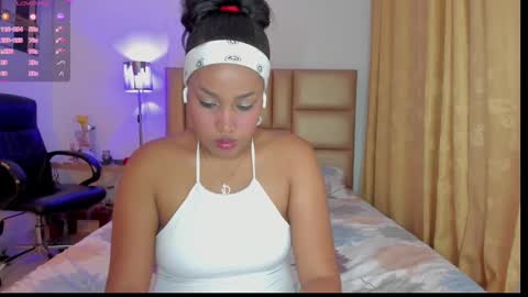 Naomi online show from 09/21/25, 07:15