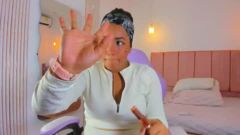 Naomi online show from 01/12/26, 07:52