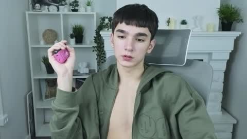 Snapshot of yamitwink chatting on 11/11/25, 08:20 yamitwink online show from 11/11/25, 08:20