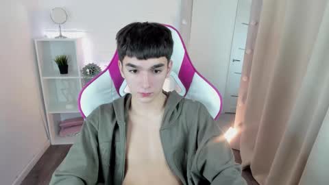 Snapshot of yamitwink chatting on 11/15/25, 05:38 yamitwink online show from 11/15/25, 05:38