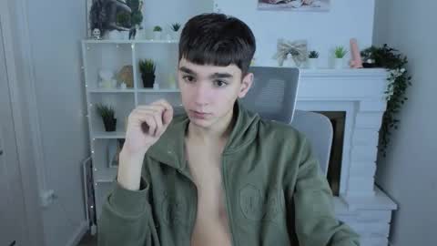 Snapshot of yamitwink chatting on 11/30/25, 08:24 yamitwink online show from 11/30/25, 08:24