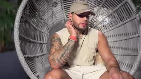 yamp sambrano online show from 09/28/25, 02:17