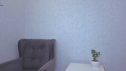 Snapshot of yana_squrel_22 chatting on 09/21/25, 01:07 Yana online show from 09/21/25, 01:07