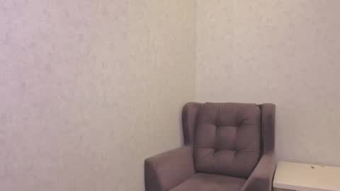 Snapshot of yana_squrel_22 chatting on 10/14/25, 11:22 Yana online show from 10/14/25, 11:22