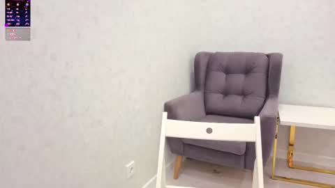 Snapshot of yana_squrel_22 chatting on 11/07/25, 12:43 Yana online show from 11/07/25, 12:43