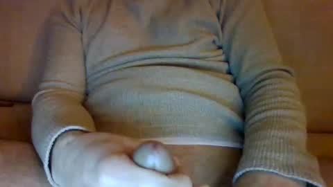 Snapshot of yaneighbor87 chatting on 02/11/25, 10:37 yaneighbor87 online show from 02/11/25, 10:37