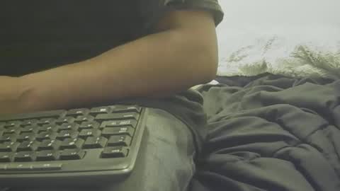 yangolox3 online show from 11/10/25, 01:48