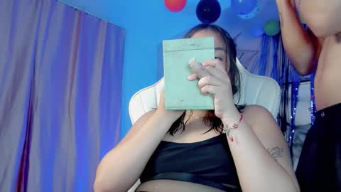 Snapshot of yankeeandisa chatting on 10/21/25, 03:18 YANKEE AND ISA online show from 10/21/25, 03:18