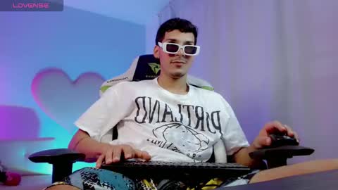 Snapshot of yankees_ chatting on 10/09/25, 04:38 DANILO P online show from 10/09/25, 04:38