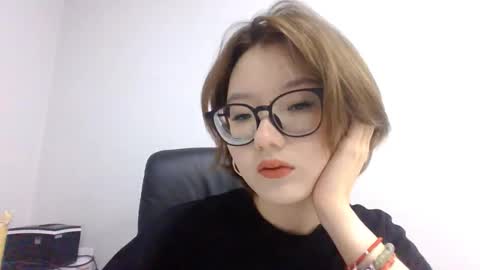 Lily online show from 10/20/25, 07:53