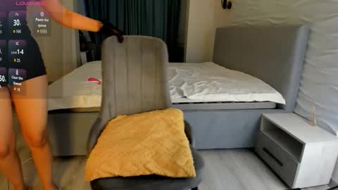 Yana online show from 10/27/25, 01:31