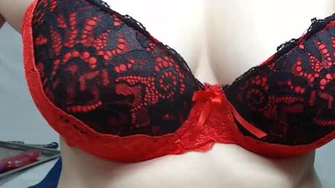 Yao Mei online show from 10/31/25, 11:50