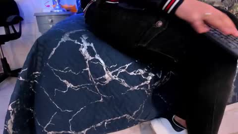 Yara Bliss  online show from 12/21/25, 04:03