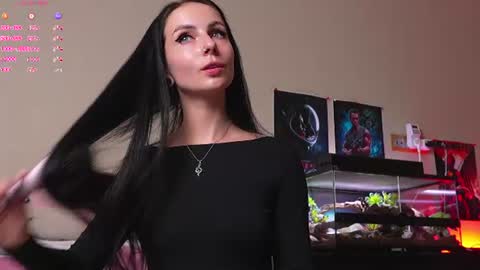 Snapshot of yaraliebe chatting on 06/19/26, 10:30 Yara online show from 06/19/26, 10:30