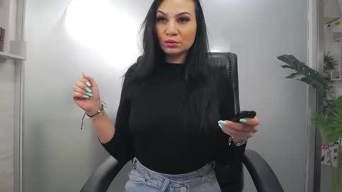 Yara online show from 04/10/26, 03:34