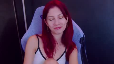 Snapshot of yasemina_ chatting on 03/16/26, 10:25 Yase online show from 03/16/26, 10:25