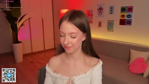 Snapshot of yasmin_kass chatting on 06/20/26, 07:00 Yasmin online show from 06/20/26, 07:00