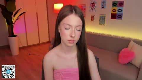 Snapshot of yasmin_kass chatting on 06/21/26, 06:27 Yasmin online show from 06/21/26, 06:27