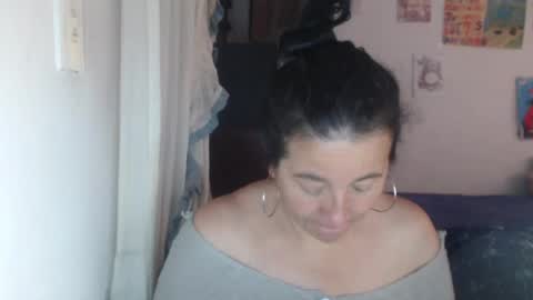 Snapshot of yasmin_love85 chatting on 07/16/26, 02:56 yasmin_love85 online show from 07/16/26, 02:56