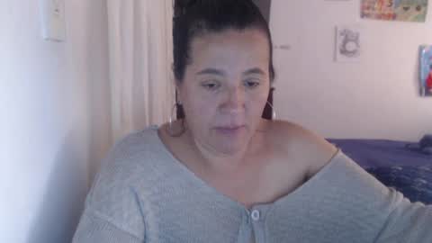 Snapshot of yasmin_love85 chatting on 07/28/26, 02:57 yasmin_love85 online show from 07/28/26, 02:57