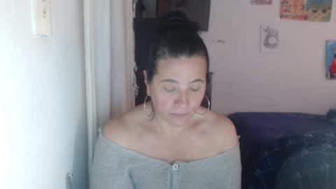Snapshot of yasmin_love85 chatting on 07/28/26, 03:21 yasmin_love85 online show from 07/28/26, 03:21