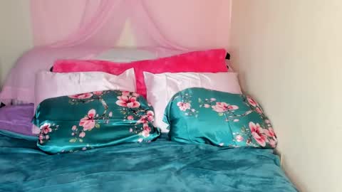 Yasmina online show from 01/11/25, 06:45