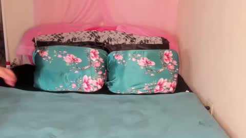 Yasmina online show from 02/03/25, 05:40