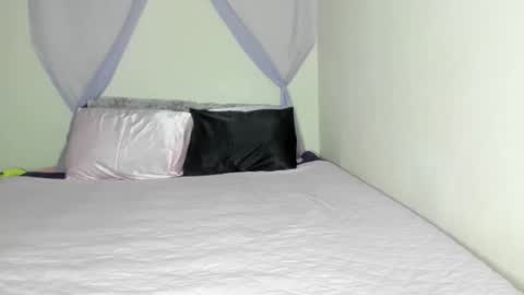 Yasmina online show from 11/15/25, 07:27