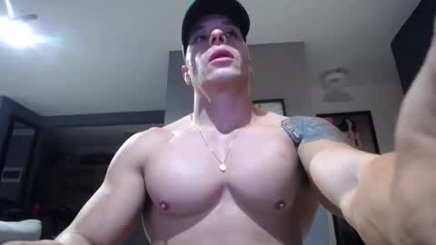 Snapshot of yatho_ chatting on 10/29/25, 02:03 yahto online show from 10/29/25, 02:03