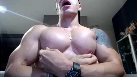 Snapshot of yatho_ chatting on 11/19/25, 02:55 yahto online show from 11/19/25, 02:55