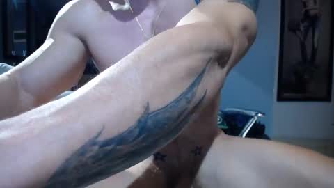 Snapshot of yatho_ chatting on 11/26/25, 02:23 yahto online show from 11/26/25, 02:23