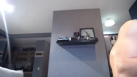 Snapshot of yatho_ chatting on 12/05/25, 02:31 yahto online show from 12/05/25, 02:31