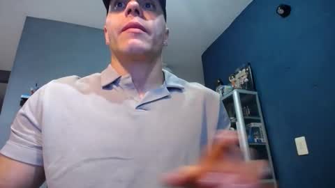 Snapshot of yatho_ chatting on 12/17/25, 04:18 yahto online show from 12/17/25, 04:18