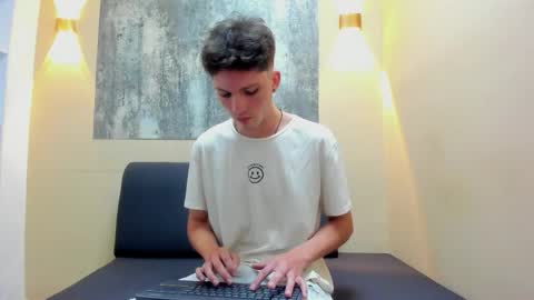 Snapshot of yatson_cody chatting on 03/25/26, 08:59 Yatson online show from 03/25/26, 08:59