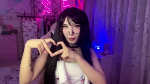 Snapshot of yawnpuffx chatting on 05/05/26, 07:11 HolyLega online show from 05/05/26, 07:11